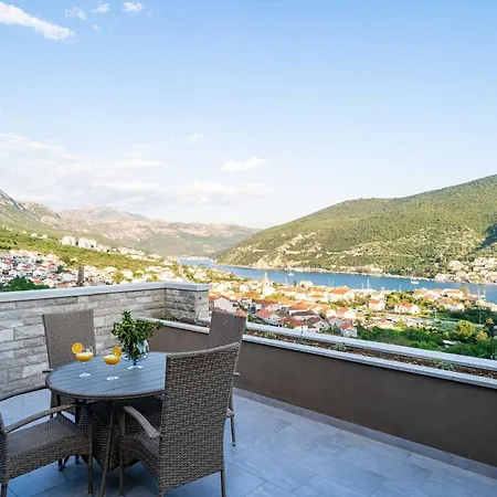 Apartment Arcadia - One Bedroom With Terrace And Sea View *